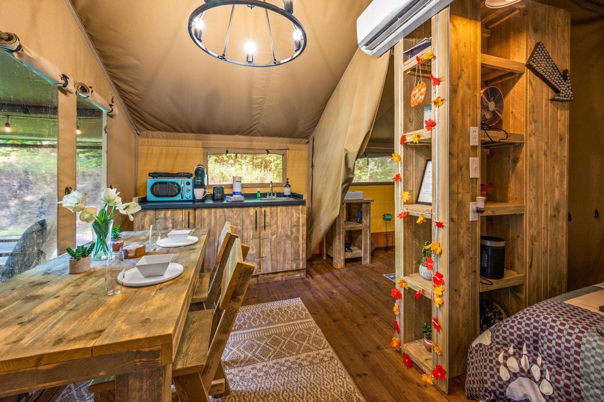 Firefly Season Glamping Hotel Sevierville Exterior photo